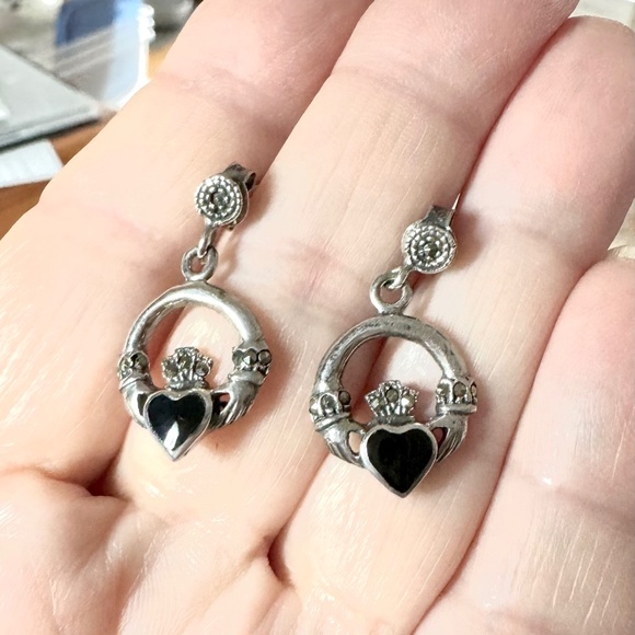 Vintage Sterling Silver, Marcasite & Black Onyx Claddagh Earrings - Picture 7 of 7